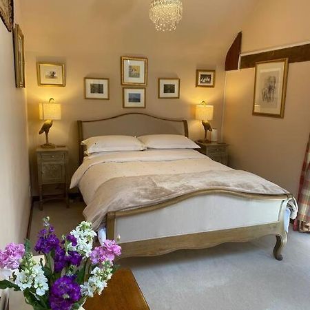 The Grooms Loft Self Contained Apartment Milton Abbas エクステリア 写真