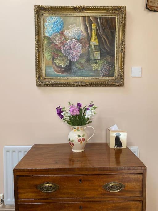 The Grooms Loft Self Contained Apartment Milton Abbas エクステリア 写真